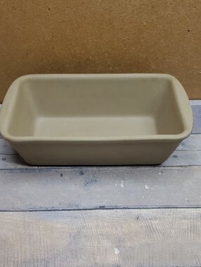 Pampered Chef Stoneware Loaf Pan   010502